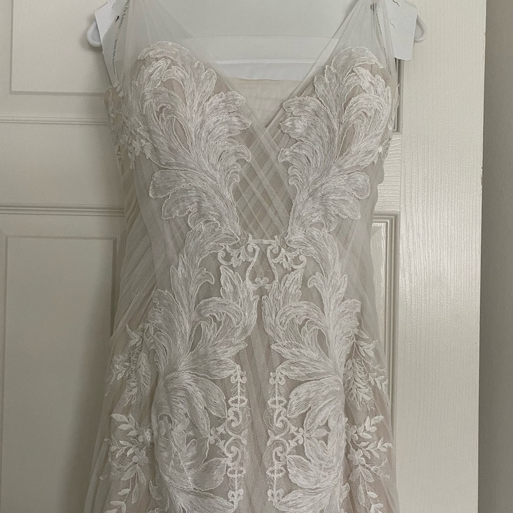Ines Di Santo Lace, Ivory Wedding Dress - Picture 5 of 13